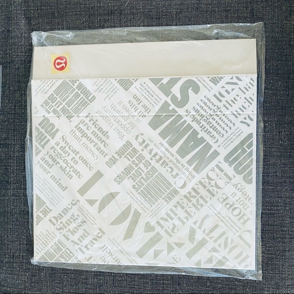 LULULEMON Silver & White Large Gift Box NEW ♡ - Picture 1 of 7